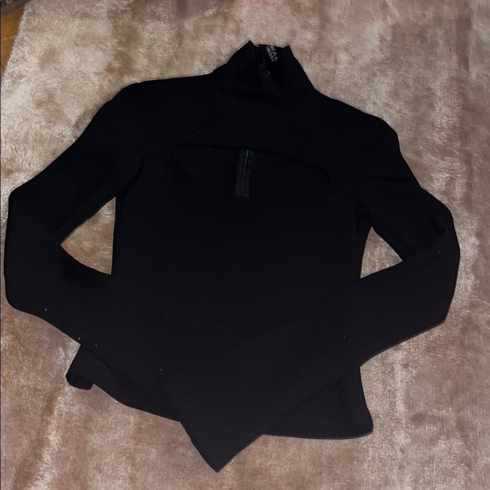 A.W.A.K.E. mode high-neck top with cutout - Picture 4 of 7